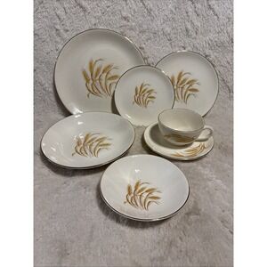 Vtg 7 Pieces Golden Wheat Homer Laughlin 22 K Gold Dishes Place Settings‎